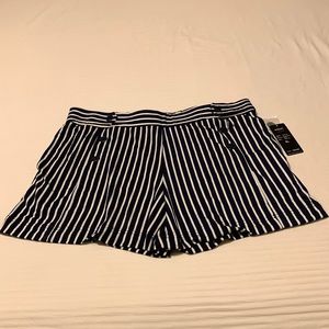 TSE9000 Sailor style shorts black and white striped size XL